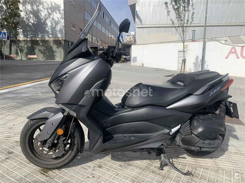 Yamaha XMAX 400 – Vista 7