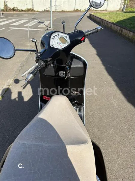 Vespa GTS 250 – Vista 6