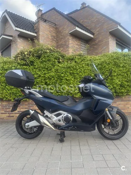 Honda Forza 750 – Vista 2