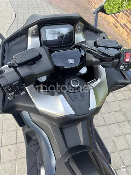 Honda Forza 750 – Vista 8