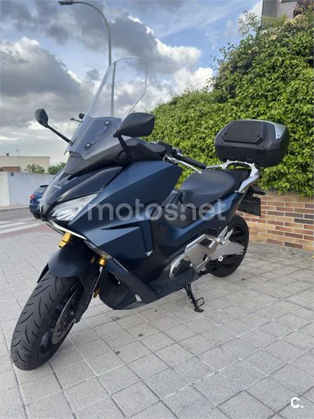 Honda Forza 750 – Vista 10