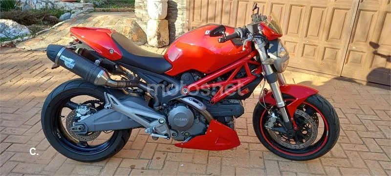 Ducati Monster 696 – Vista 2