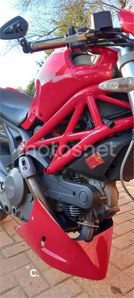 Ducati Monster 696 – Vista 4