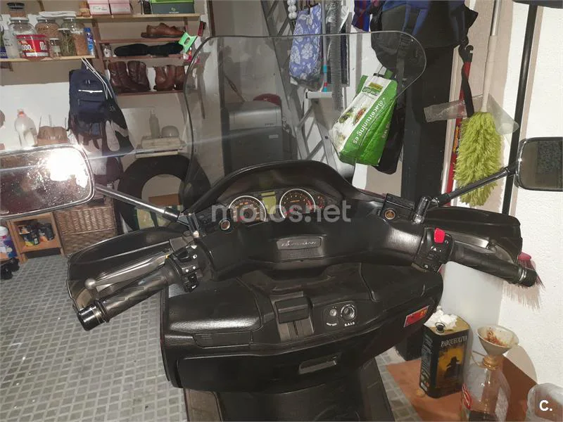 Suzuki Burgman 400 – Vista 8