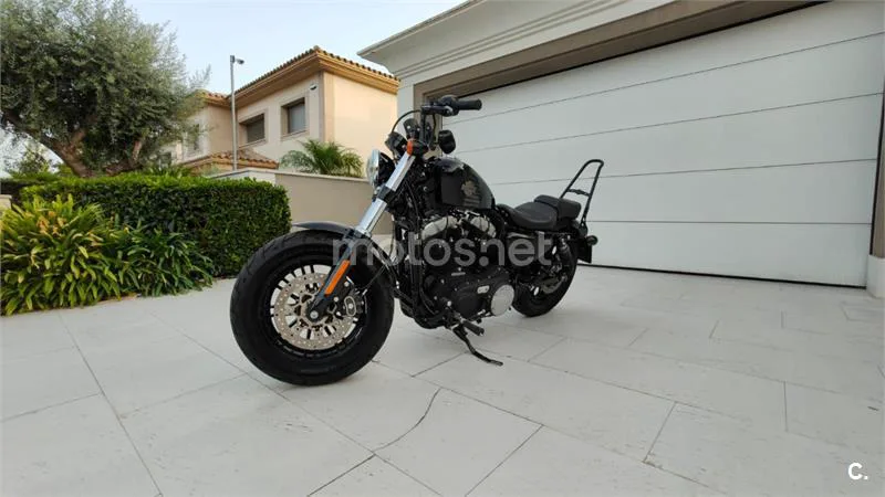 Harley-Davidson Sportster Forty-Eight – Vista 15