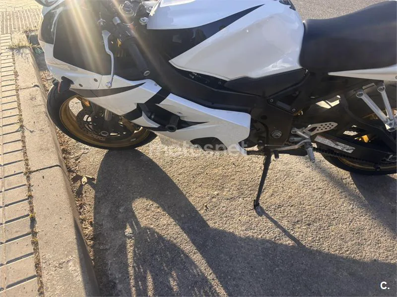 Suzuki GSX R600 – Vista 3