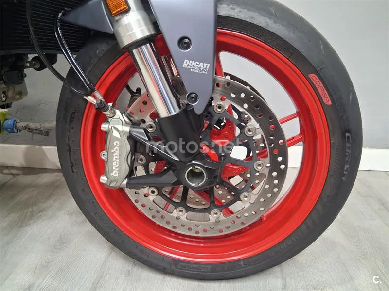 Ducati Monster 821 – Vista 4