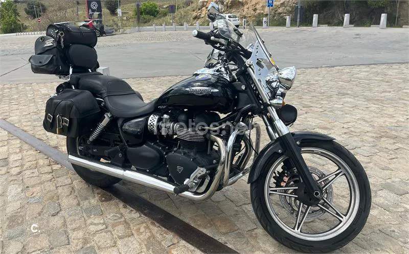 Triumph Speedmaster 900 – Vista 3