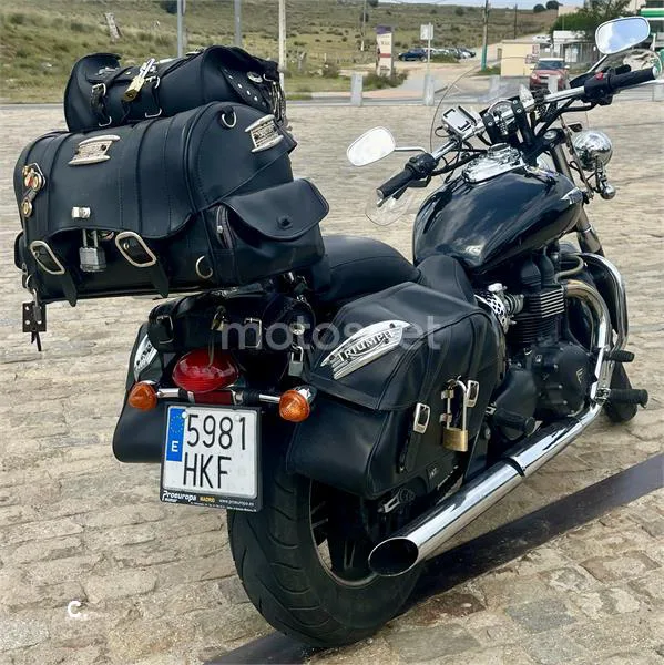 Triumph Speedmaster 900 – Vista 5