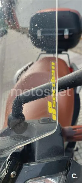 Yamaha XMAX 250 – Vista 11