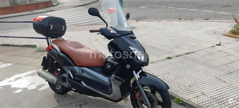 Yamaha XMAX 250 – Vista 12
