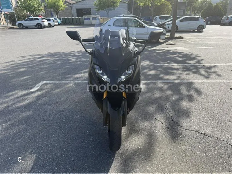 Yamaha TMAX – Vista 5