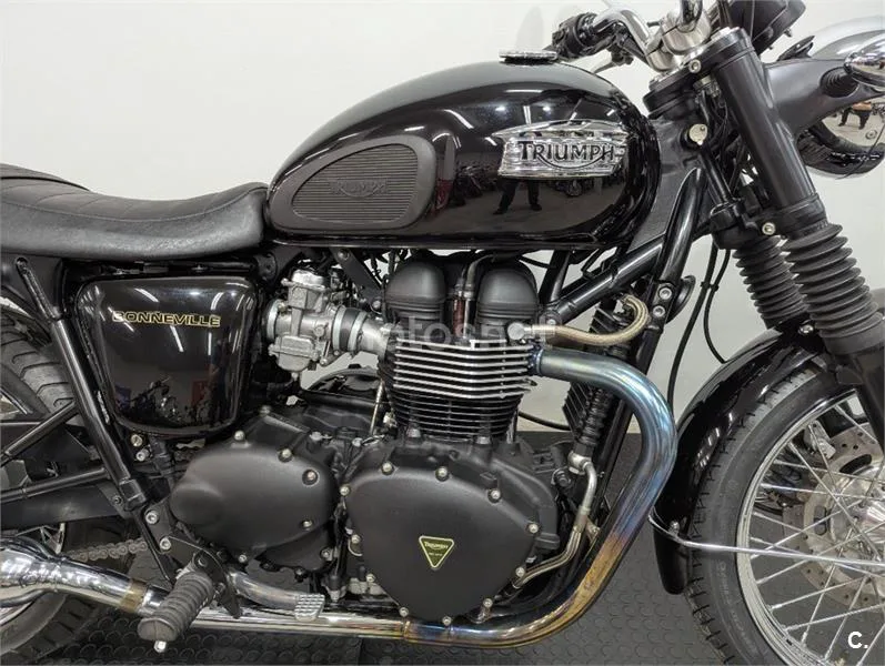 Triumph Bonneville T100 – Vista 7