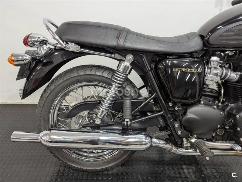 Triumph Bonneville T100 – Vista 8
