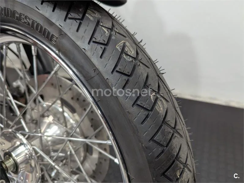 Triumph Bonneville T100 – Vista 9