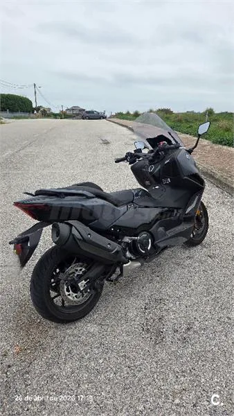 Yamaha TMAX – Vista 3
