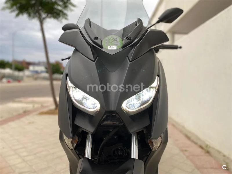 Yamaha XMAX 300 – Vista 8
