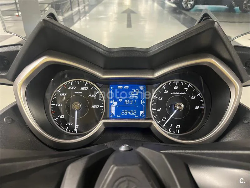 Yamaha XMAX 300 – Vista 9