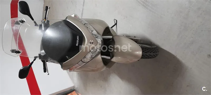 Suzuki Burgman 200 – Vista 3