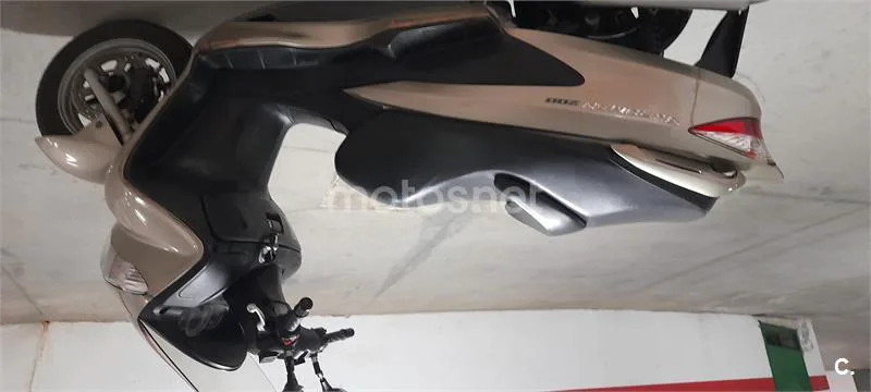 Suzuki Burgman 200 – Vista 4