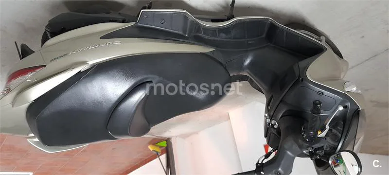 Suzuki Burgman 200 – Vista 5