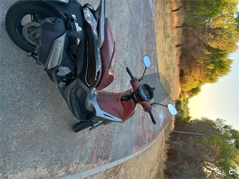 Piaggio Beverly Sport Touring 350 – Vista 4