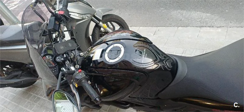 Suzuki Gladius 650 – Vista 2