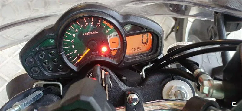 Suzuki Gladius 650 – Vista 4