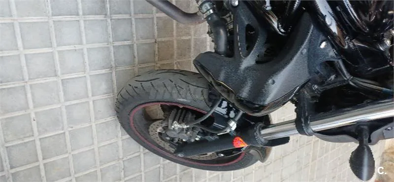 Suzuki Gladius 650 – Vista 6