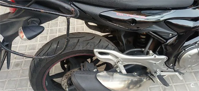 Suzuki Gladius 650 – Vista 7