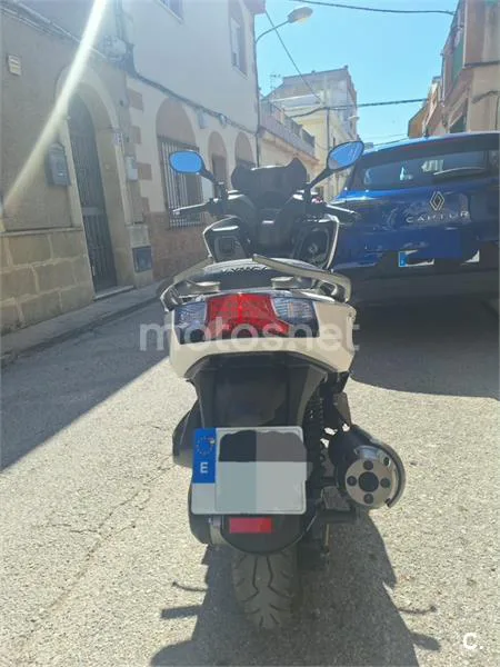 Kymco K-XCT 125i – Vista 2