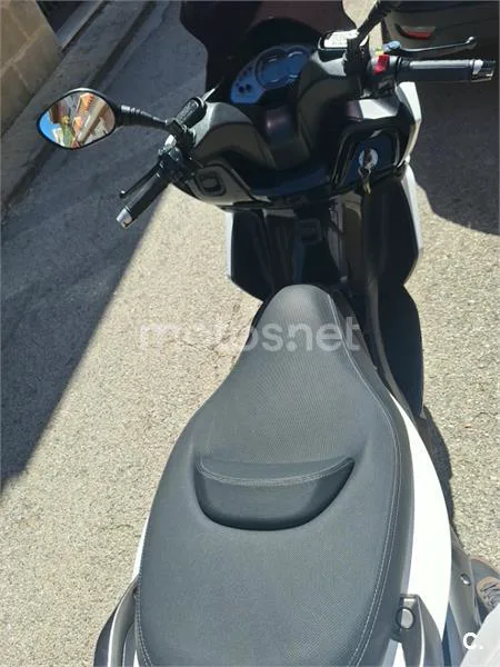 Kymco K-XCT 125i – Vista 4
