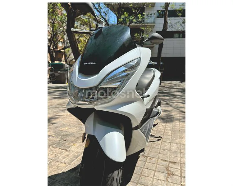 Honda PCX 125 – Vista 3