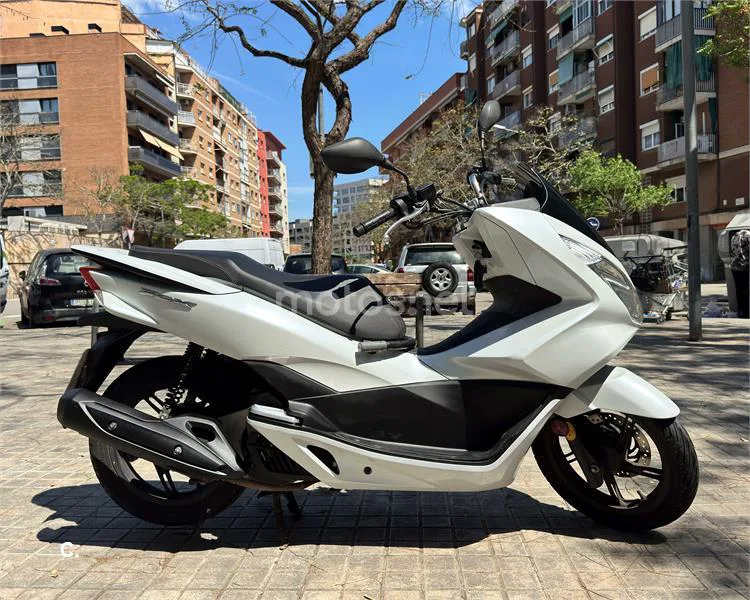 Honda PCX 125 – Vista 4