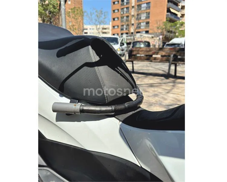 Honda PCX 125 – Vista 7