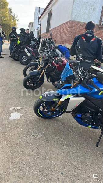 Suzuki GSX-S – Vista 3