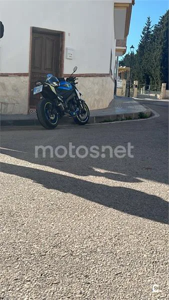 Suzuki GSX-S – Vista 5