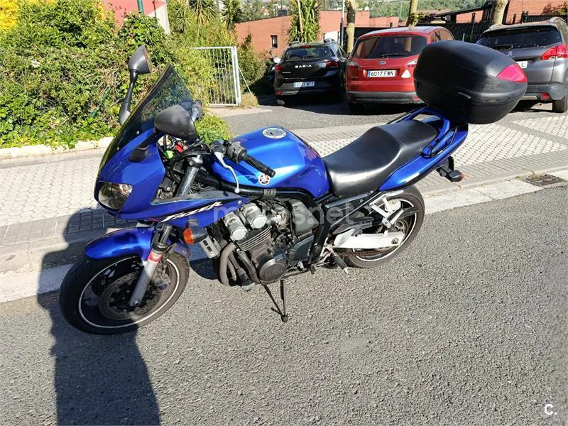 Yamaha FZS 600 Fazer – Vista 2