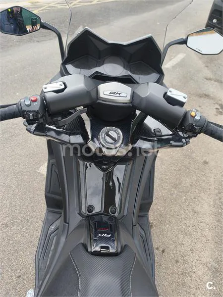 Kymco AK 550 – Vista 2