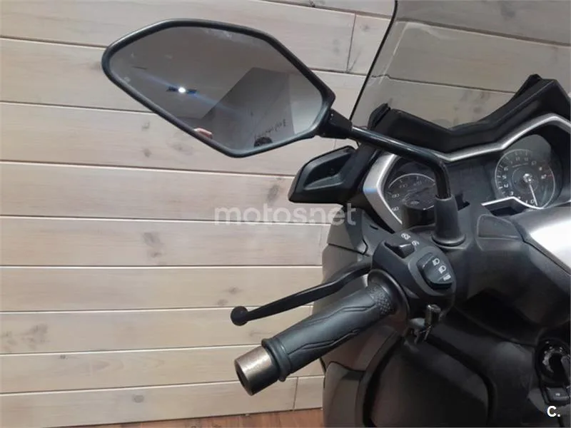 Yamaha XMAX 125 – Vista 11