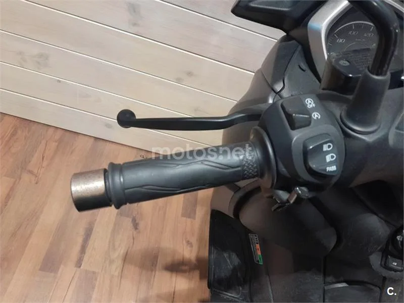 Yamaha XMAX 125 – Vista 12