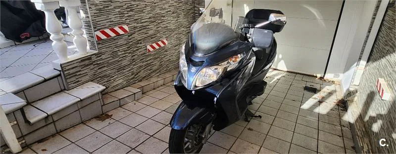 Suzuki Burgman 400 – Vista 2