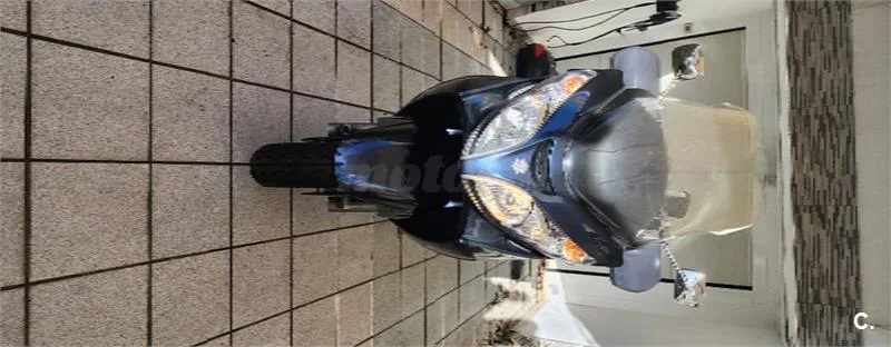 Suzuki Burgman 400 – Vista 4