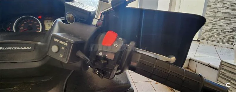 Suzuki Burgman 400 – Vista 5