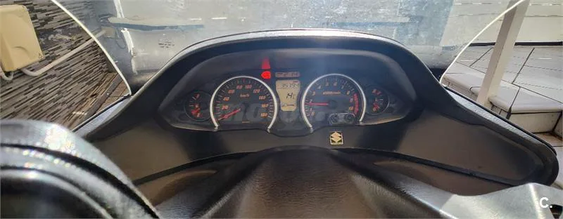 Suzuki Burgman 400 – Vista 8