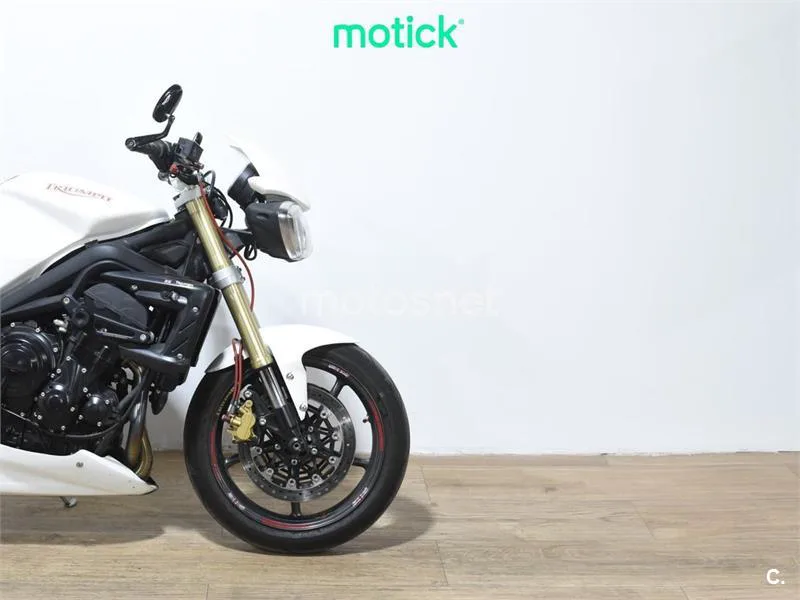 Triumph Street Triple – Vista 4
