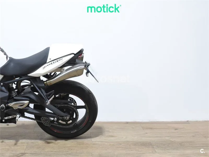 Triumph Street Triple – Vista 9