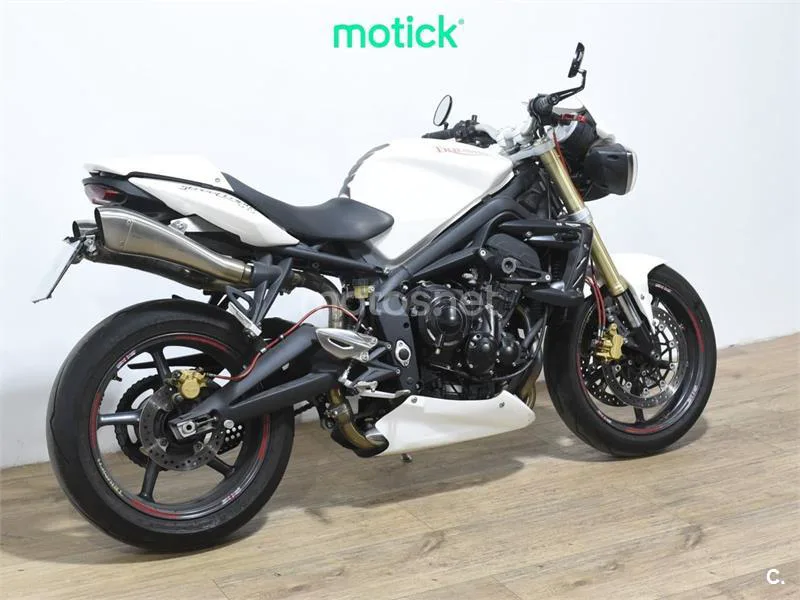 Triumph Street Triple – Vista 10