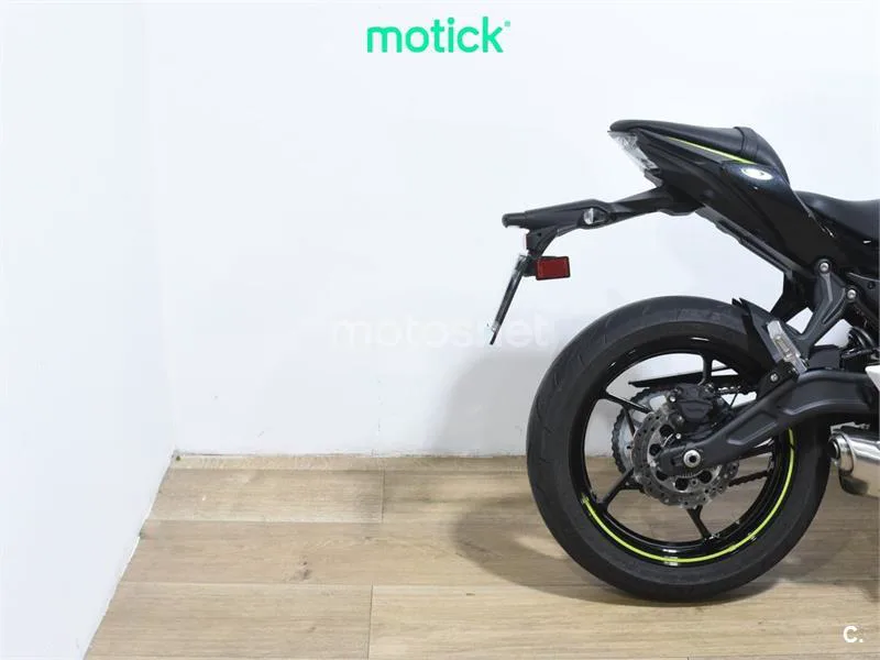 Kawasaki Z650 – Vista 3