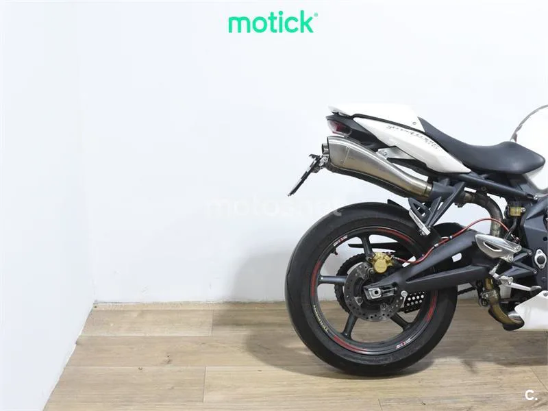 Triumph Street Triple R – Vista 3